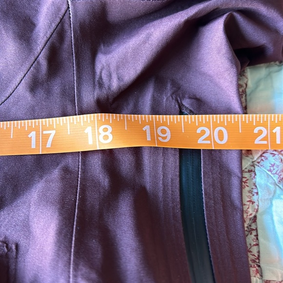 NWT Mountain Hardware GORE-TEX Shell/ rain jacket - Picture 8 of 8